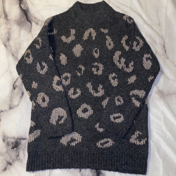 Leopard Print Sweater - Picture 2 of 6